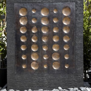 Water Wall – Circles In